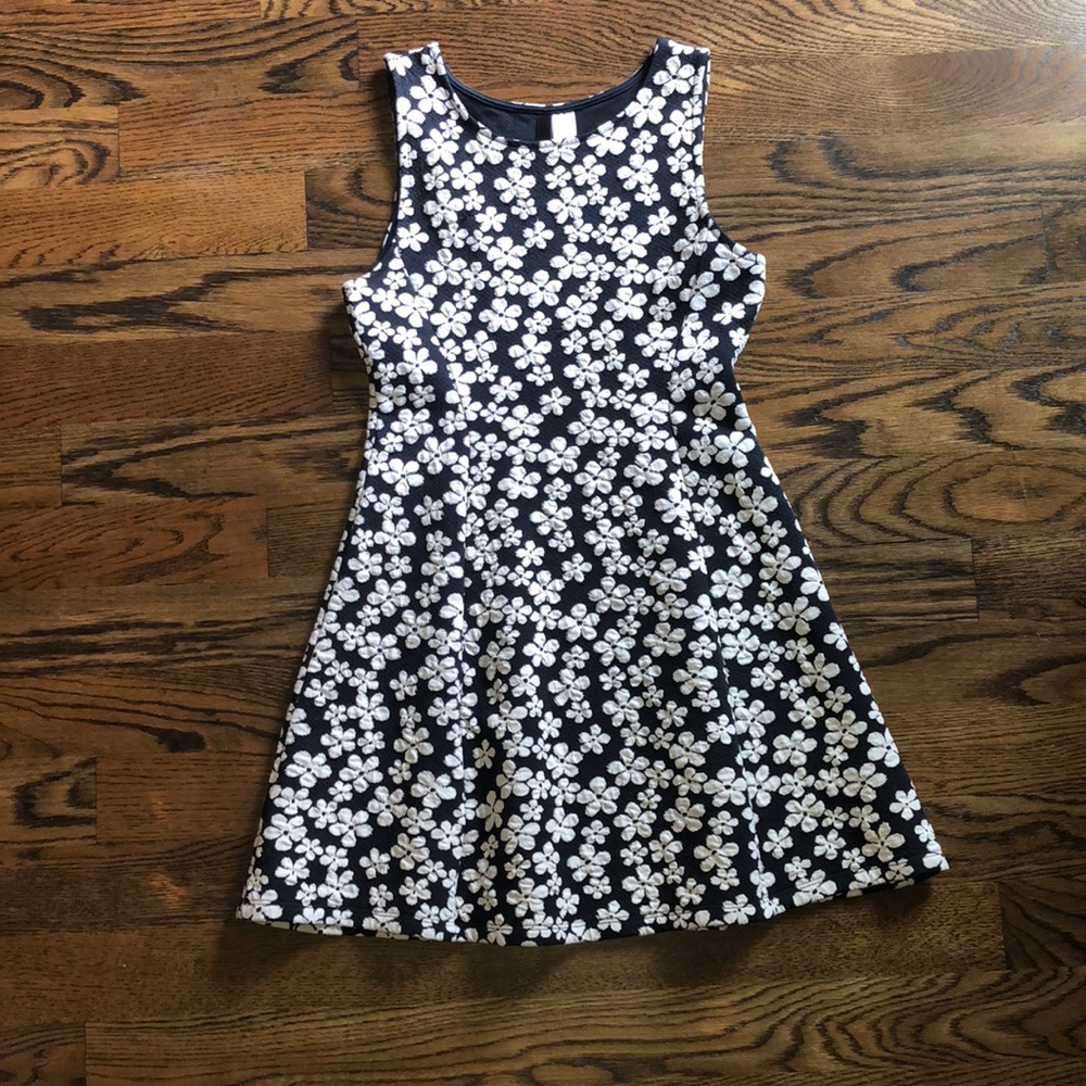 Black and white mid length sun dress
